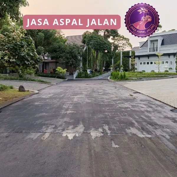 Finishing pengaspalan jalan Serang dengan permukaan halus dan presisi