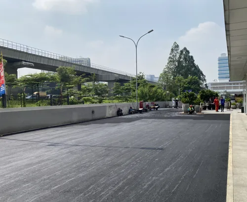 Proses aspal terbuat dari minyak bumi yang dicampur agregat berkualitas