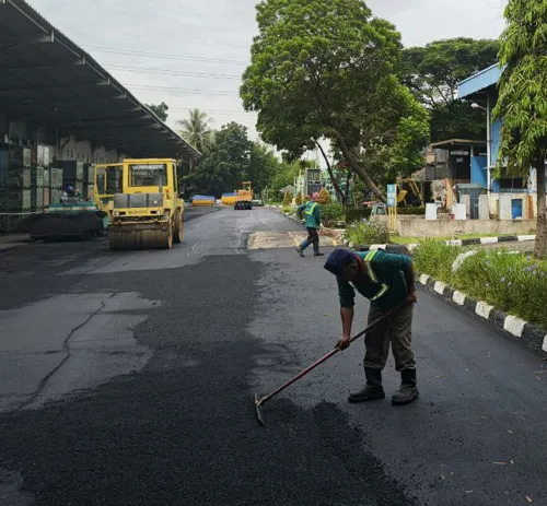 hasil proyek jasa perbaikan jalan aspal hotmix di area industri